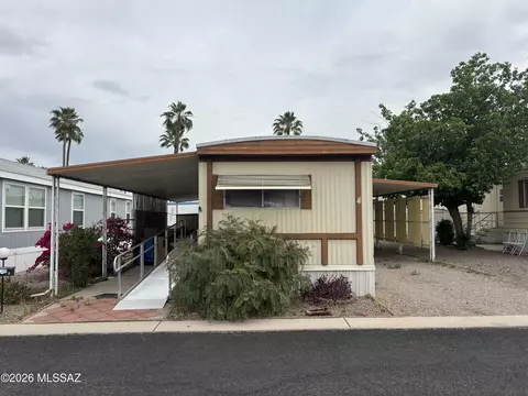 4001 E Blacklidge Dr #4, Tucson, AZ 85712