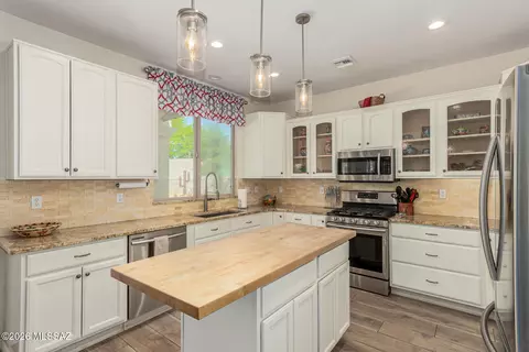 1382 W Sundial Pl, Oro Valley, AZ 85737