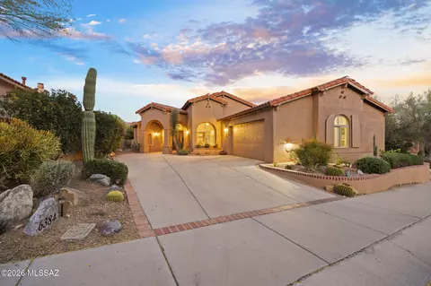 6384 N Desert Wind Cir, Tucson, AZ 85750