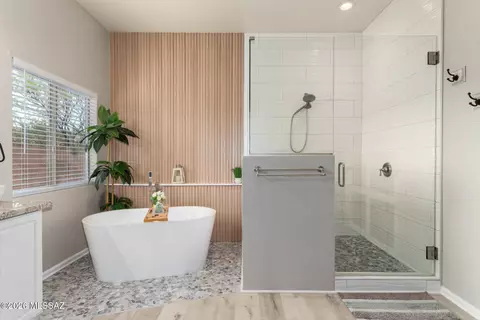 Bath - 14175 E Lazy Jake Ln, Vail, AZ 85641 photo 2 of 4