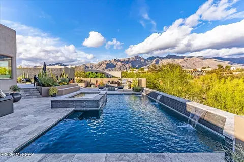 5820 N Calle Grandeza, Tucson, AZ 85718