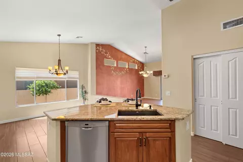 Kitchen - 63178 E Brooke Pk Dr, Saddlebrooke, AZ 85739 photo 4 of 4