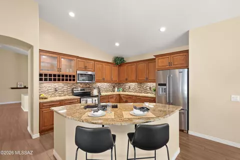 Kitchen - 63178 E Brooke Pk Dr, Saddlebrooke, AZ 85739 photo 1 of 4