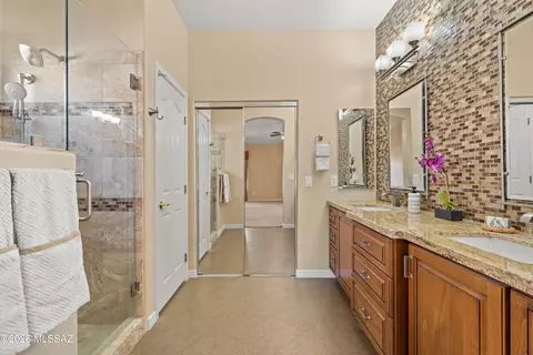 Bath - 63178 E Brooke Pk Dr, Saddlebrooke, AZ 85739 photo 1 of 4