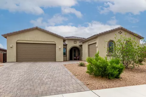 8045 S Desert Indigo Dr, Tucson, AZ 85747