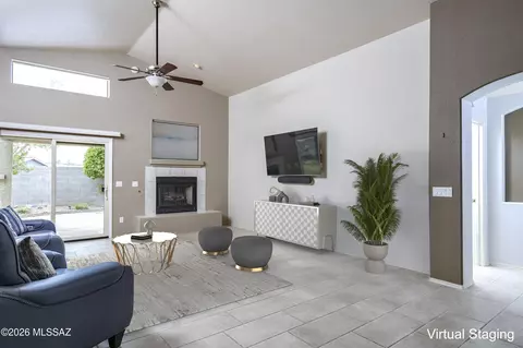 Living - 10172 E Gray Hawk Dr, Tucson, AZ 85730 photo 3 of 8