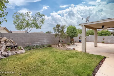 Exterior - 10172 E Gray Hawk Dr, Tucson, AZ 85730 photo 3 of 5