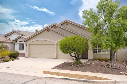 Exterior - 10172 E Gray Hawk Dr, Tucson, AZ 85730 photo 5 of 5