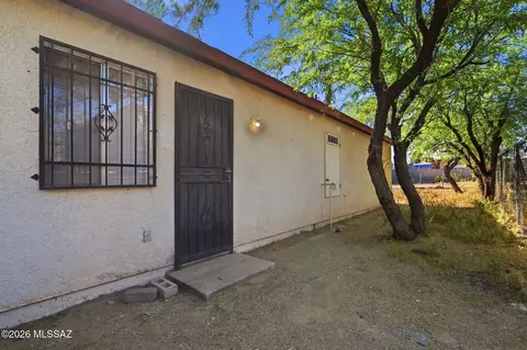 Exterior - 1044 E 27th St, Tucson, AZ 85713 photo 3 of 3