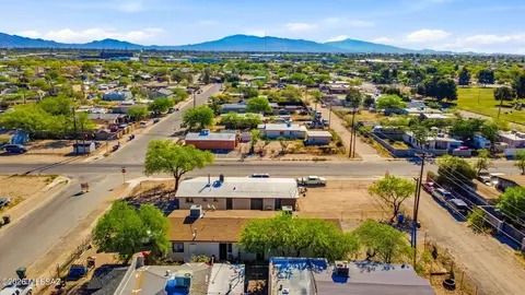 View/Area - 1044 E 27th St, Tucson, AZ 85713 photo 1 of 1