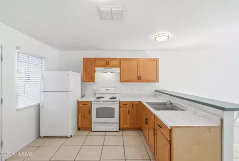 Kitchen - 1044 E 27th St, Tucson, AZ 85713 photo 1 of 2