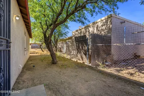 Exterior - 1044 E 27th St, Tucson, AZ 85713 photo 2 of 3