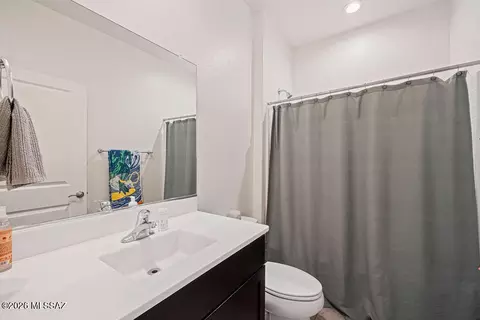 Bath - 11295 S Weismann Dr, Vail, AZ 85641 photo 2 of 2