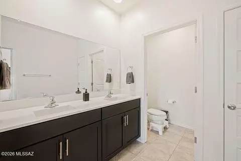 Bath - 11295 S Weismann Dr, Vail, AZ 85641 photo 1 of 2