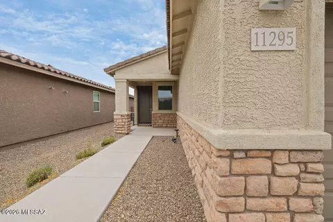 Entry Way - 11295 S Weismann Dr, Vail, AZ 85641 photo 1 of 3