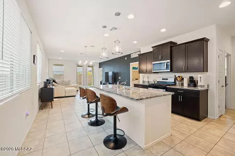Kitchen - 11295 S Weismann Dr, Vail, AZ 85641 photo 2 of 5