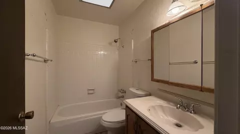 Bath - 3371 W Eunice St, Tucson, AZ 85741 photo 1 of 2