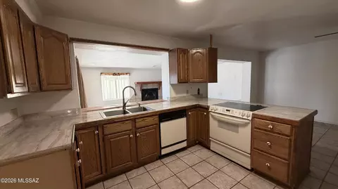 Kitchen - 3371 W Eunice St, Tucson, AZ 85741 photo 2 of 2