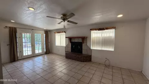 Living - 3371 W Eunice St, Tucson, AZ 85741 photo 4 of 4