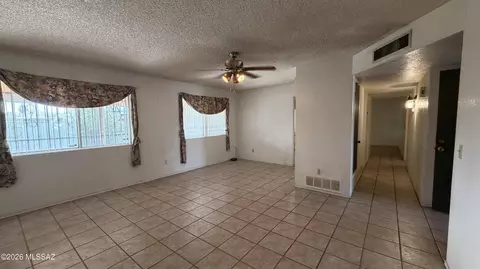 Living - 3371 W Eunice St, Tucson, AZ 85741 photo 2 of 4