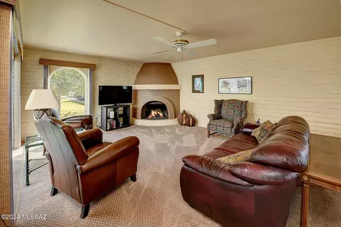 729 W Las Lomitas Rd, Tucson, AZ 85704
