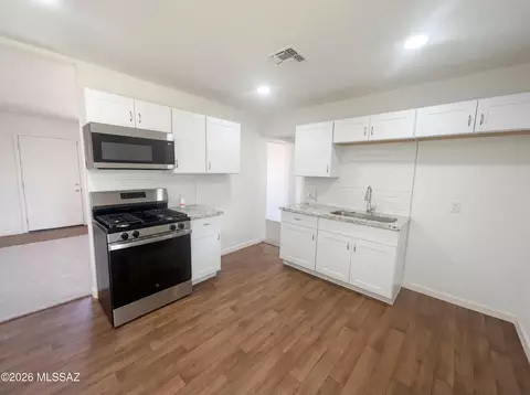1942 E Fayette Vis, Tucson, AZ 85713