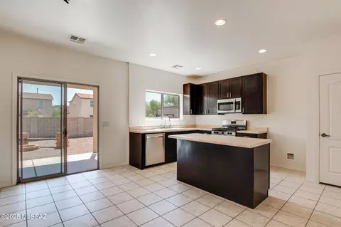 6257 E Stonechat Dr, Tucson, AZ 85756