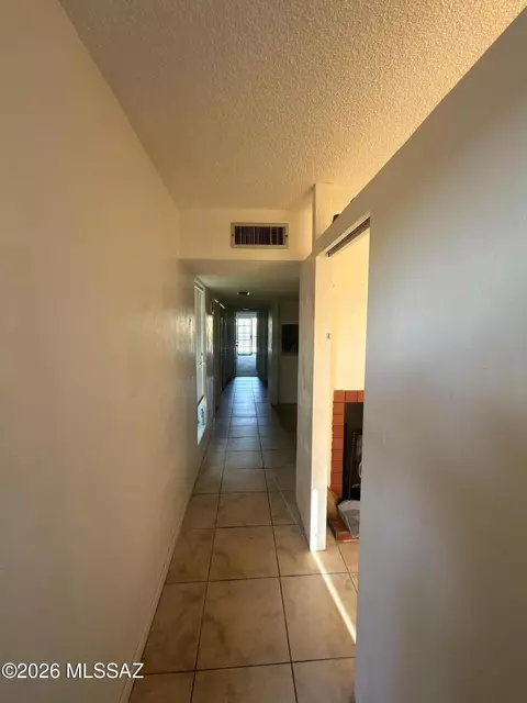 922 N Chrysler Dr #6, Tucson, AZ 85716