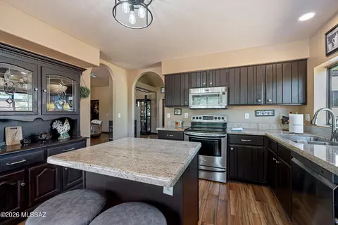 Kitchen - 1300 N Reta Dr, Vail, AZ 85641 photo 3 of 6