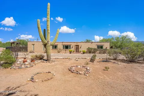 3000 N Longhorn Dr, Tucson, AZ 85749