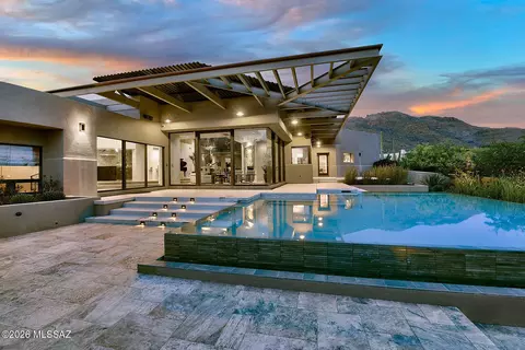 2004 E Desert Garden Dr, Tucson, AZ 85718