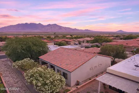 1894 W Amblemorn Dr, Green Valley, AZ 85622