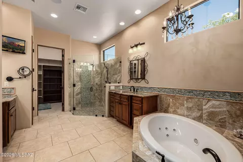Bath - 8301 S Triangle R Ranch Pl, Vail, AZ 85641 photo 2 of 6