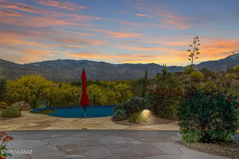 Exterior - 8301 S Triangle R Ranch Pl, Vail, AZ 85641 photo 3 of 16