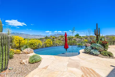 Exterior - 8301 S Triangle R Ranch Pl, Vail, AZ 85641 photo 8 of 16