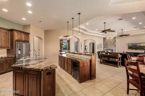 Kitchen - 8301 S Triangle R Ranch Pl, Vail, AZ 85641 photo 2 of 5