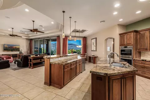 Kitchen - 8301 S Triangle R Ranch Pl, Vail, AZ 85641 photo 3 of 5