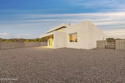 Exterior - 9820 S Rolling Water Dr, Vail, AZ 85641 photo 5 of 5