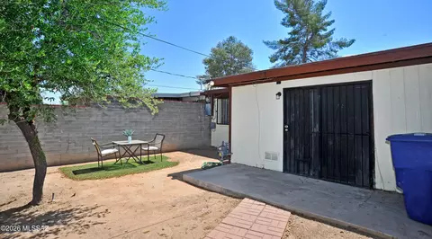 Exterior - 3663 E 33rd St, Tucson, AZ 85713 photo 6 of 8