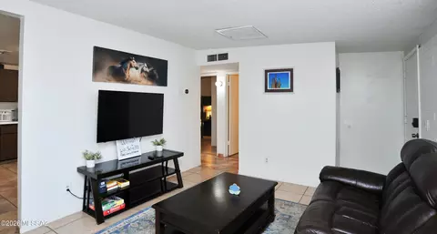 Living - 3663 E 33rd St, Tucson, AZ 85713 photo 1 of 4