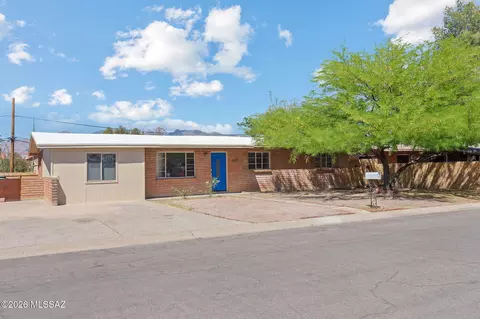 3857 Edison Pl, Tucson, AZ 85716