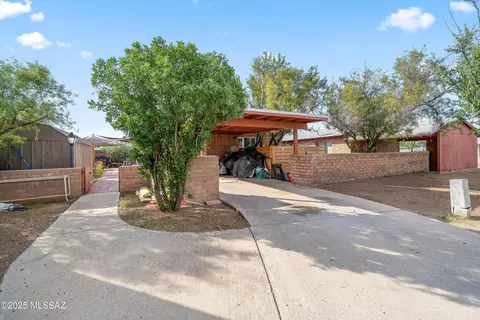 Exterior - 1136-1152 E Hedrick Dr, Tucson, AZ 85719 photo 3 of 6