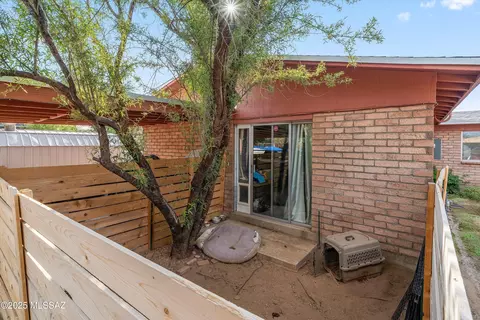 Exterior - 1136-1152 E Hedrick Dr, Tucson, AZ 85719 photo 4 of 6