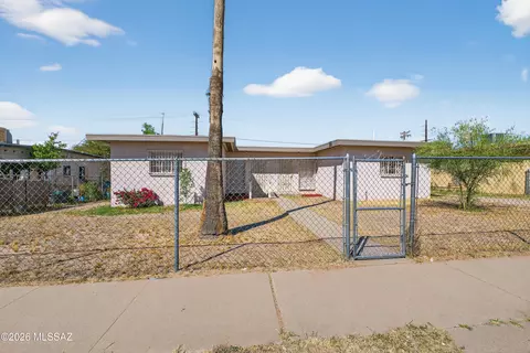 2835 E Proctor Vis, Tucson, AZ 85713