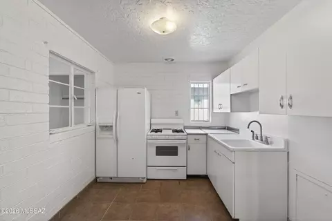 Kitchen - 2835 E Proctor Vis, Tucson, AZ 85713 photo 1 of 3