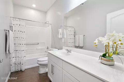 Bath - 8670 N Genoa Ct, Tucson, AZ 85742 photo 2 of 2