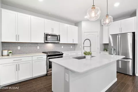 Kitchen - 8670 N Genoa Ct, Tucson, AZ 85742 photo 1 of 3
