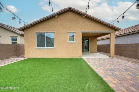 Exterior - 8670 N Genoa Ct, Tucson, AZ 85742 photo 3 of 5