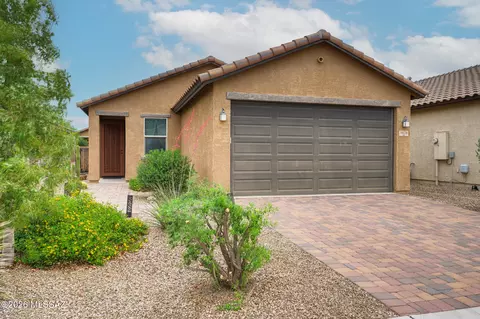 8670 N Genoa Ct, Tucson, AZ 85742