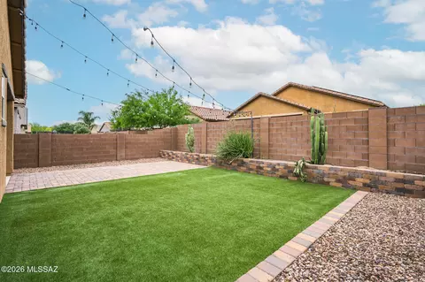 Exterior - 8670 N Genoa Ct, Tucson, AZ 85742 photo 5 of 5